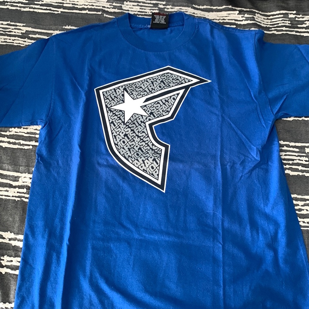 Famous star and strap T-shirt, medium, good condition